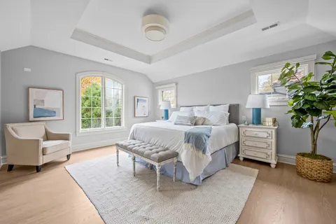 $2,150,000 | 512 Elmwood Avenue, Wilmette, IL 60091