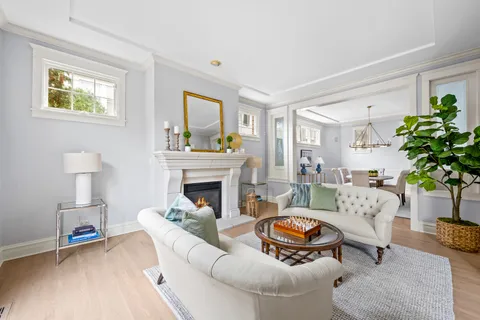 $2,150,000 | 512 Elmwood Avenue, Wilmette, IL 60091