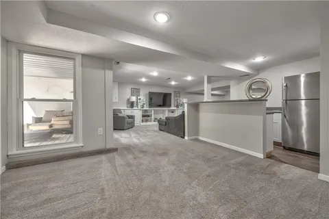 $330,000 | 10781 Oakmont Street, Overland Park, KS 66210
