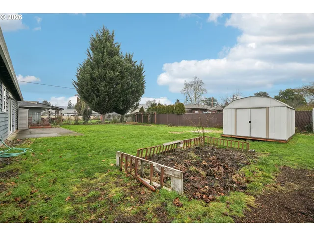 a view of a living room and a kitchen