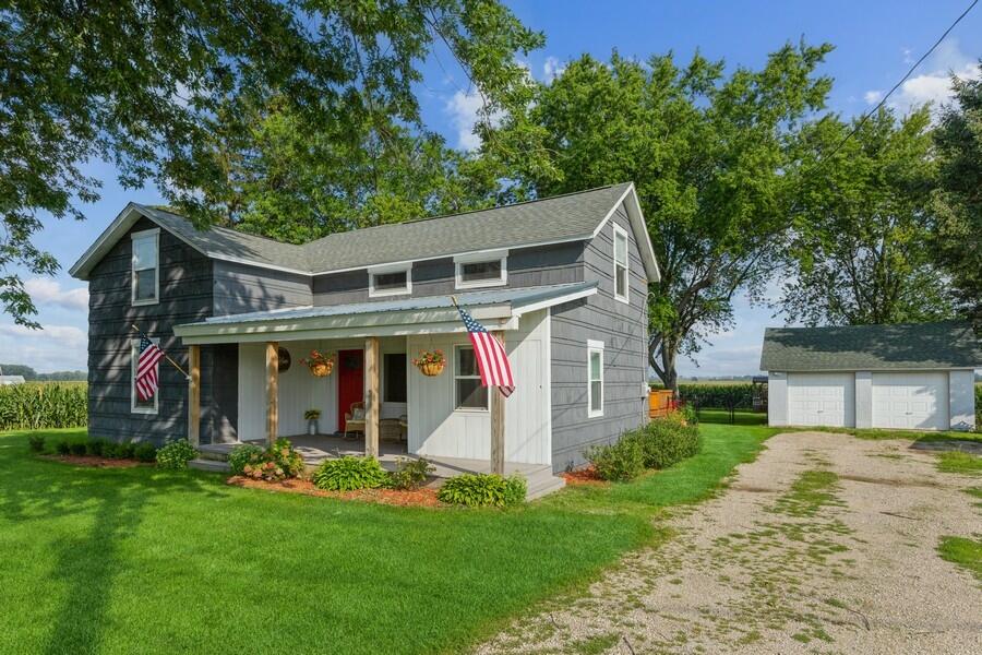 171 West Hinchman Road Baroda, MI 49101 - Photo 2 of 23 02_171WHinchmanRoad_2005_LowRes