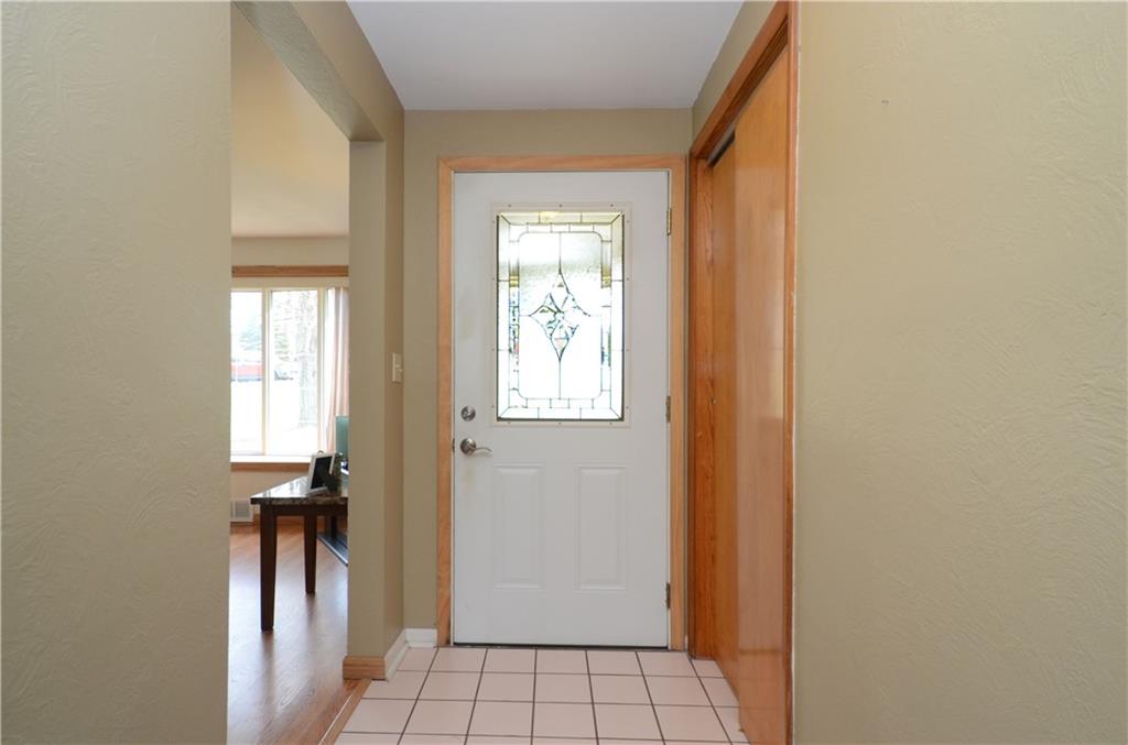 6 Robin Road McKees Rocks, PA 15136 - Photo 2 of 25 Gallery Image 2
