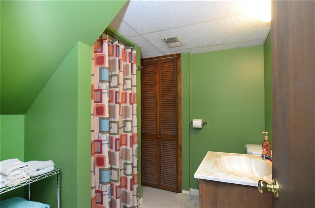 6 Robin Road McKees Rocks, PA 15136 - Photo 20 of 25 Gallery Image 20