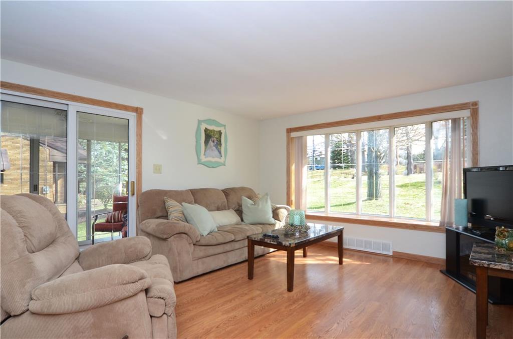 6 Robin Road McKees Rocks, PA 15136 - Photo 3 of 25 Gallery Image 3