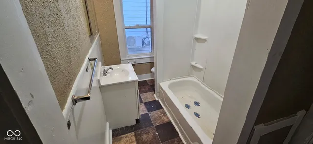 $54,900 | 1830 Nichol Avenue, Anderson, IN 46016