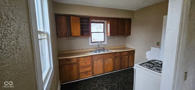 $54,900 | 1830 Nichol Avenue, Anderson, IN 46016