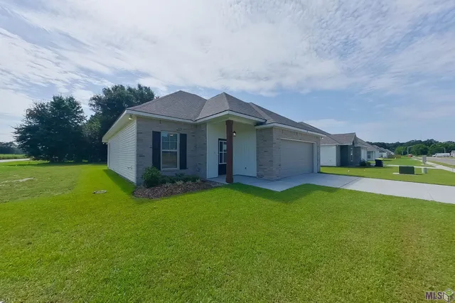 $1,805 | 101 Acoustic Lane, Carencro, LA 70520