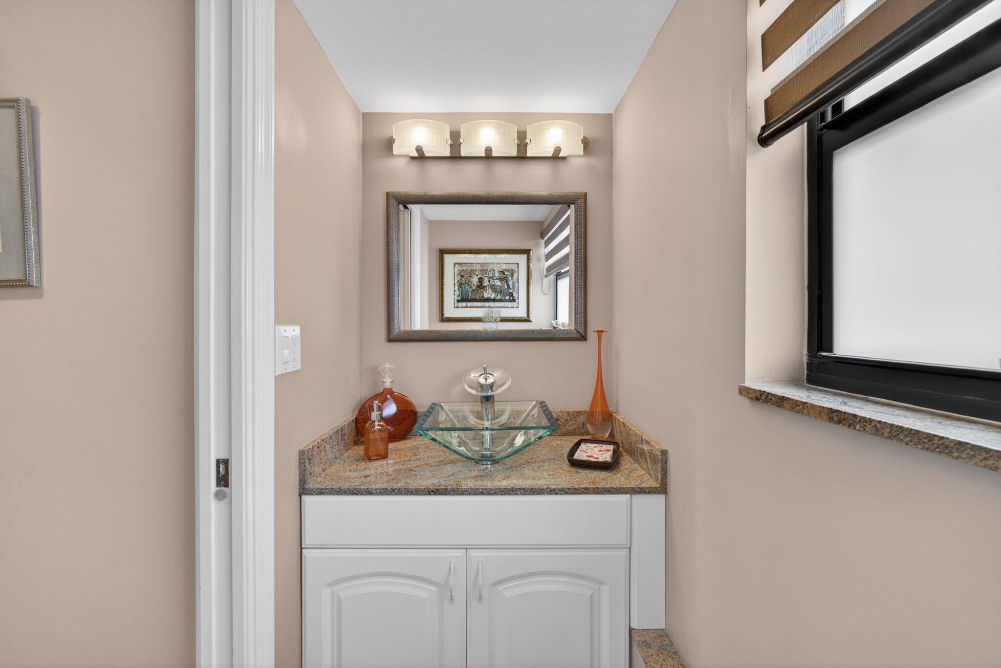 364 Golfview Road, Unit 506 North Palm Beach, FL 33408 - Photo 5 of 68 Powder Room