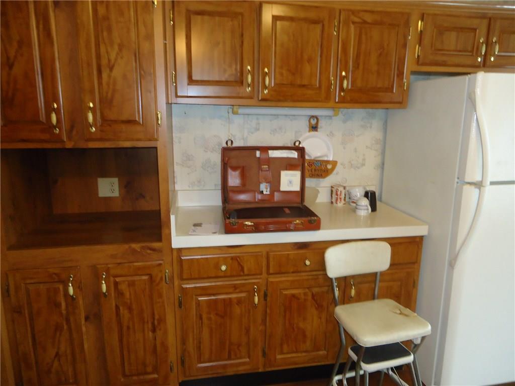 411 Sugar Run Road Waynesburg, PA 15370 - Photo 8 of 13 Gallery Image 8