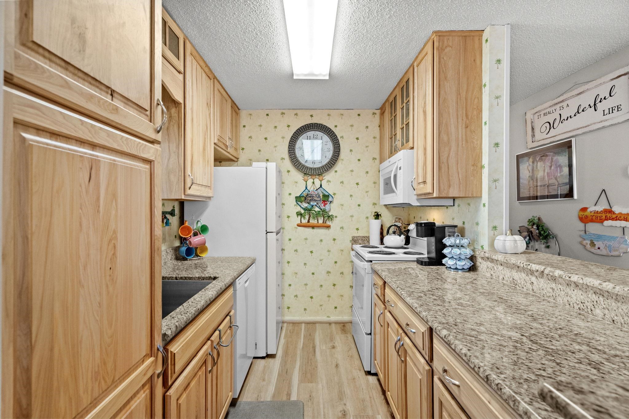 806 Marlin Court Murrells Inlet, SC 29576 - Photo 10 of 38