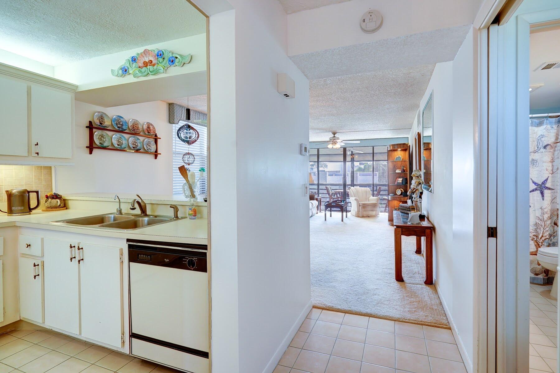 1950 Southwest Palm City Road, Unit 11301 Stuart, FL 34994 - Photo 13 of 57 Entry Way