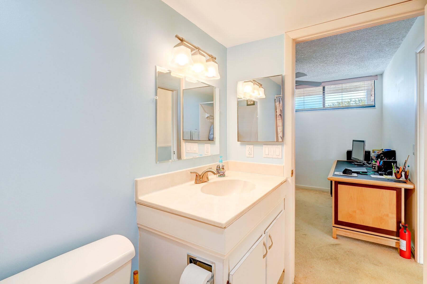 1950 Southwest Palm City Road, Unit 11301 Stuart, FL 34994 - Photo 27 of 57 Guest Bathroom