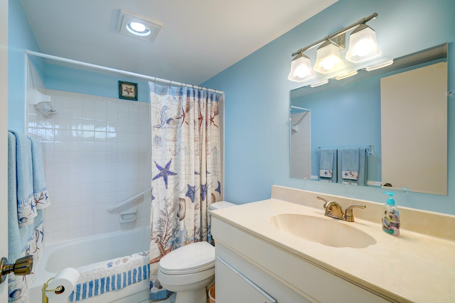 1950 Southwest Palm City Road, Unit 11301 Stuart, FL 34994 - Photo 28 of 57 Guest Bathroom