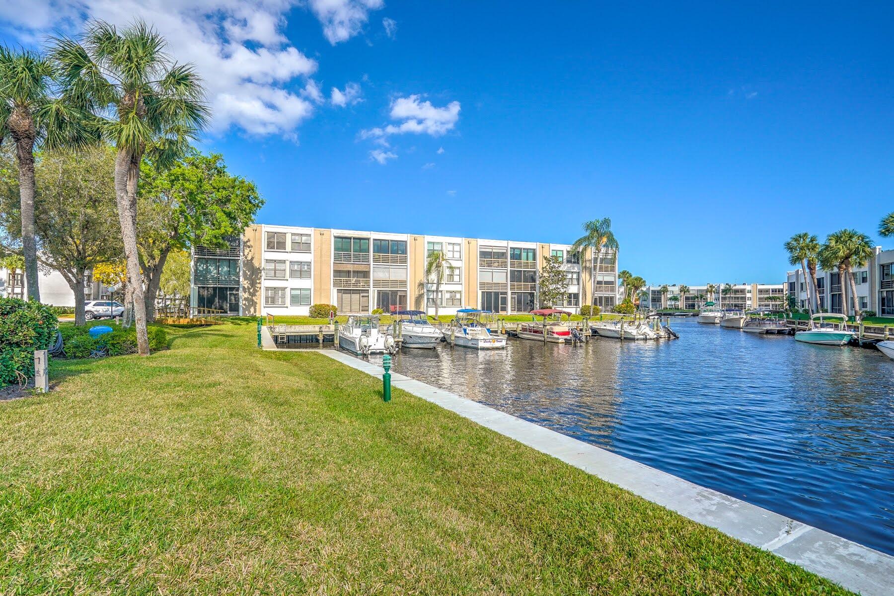 1950 Southwest Palm City Road, Unit 11301 Stuart, FL 34994 - Photo 37 of 57 Dock
