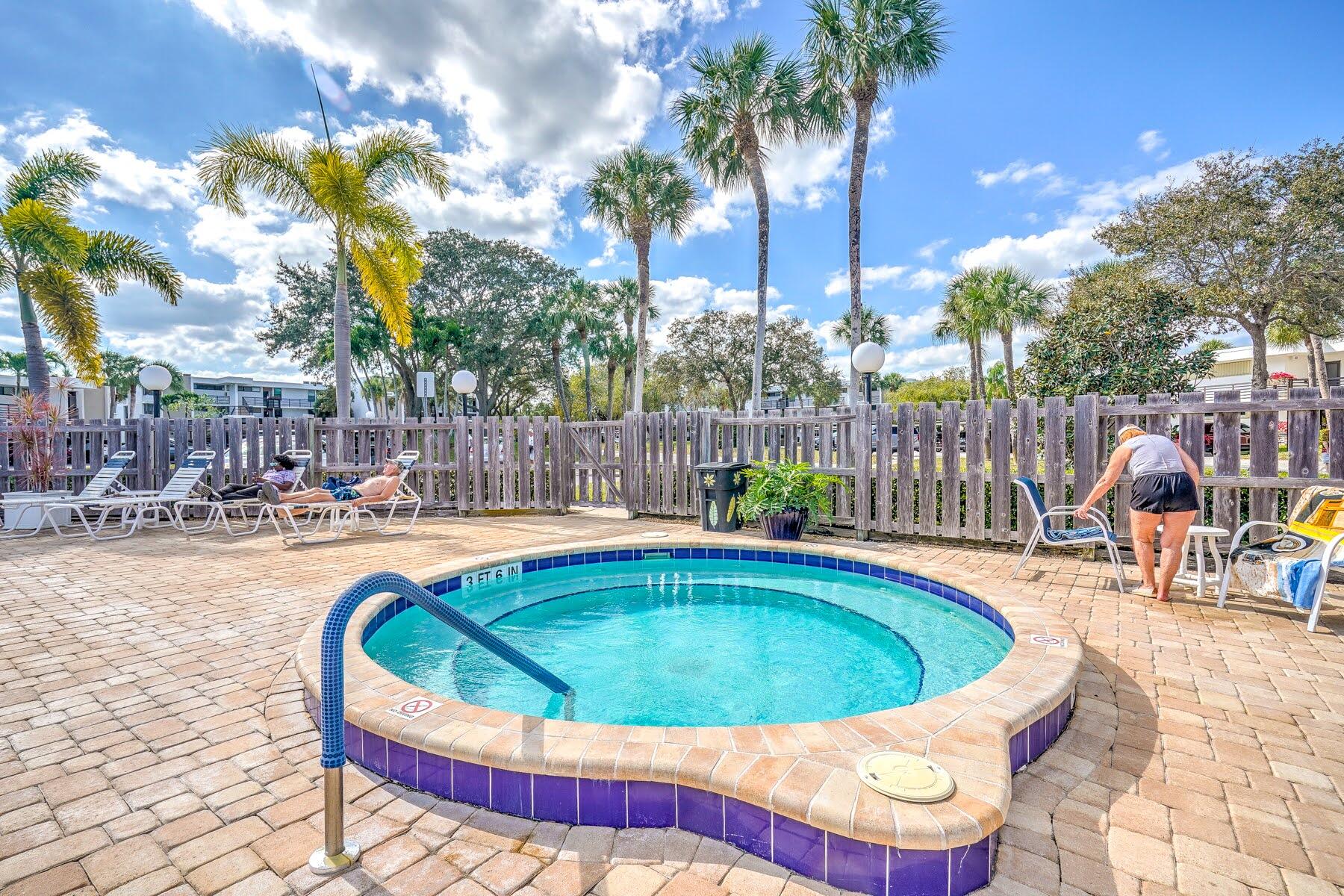 1950 Southwest Palm City Road, Unit 11301 Stuart, FL 34994 - Photo 51 of 57 Jacuzzi
