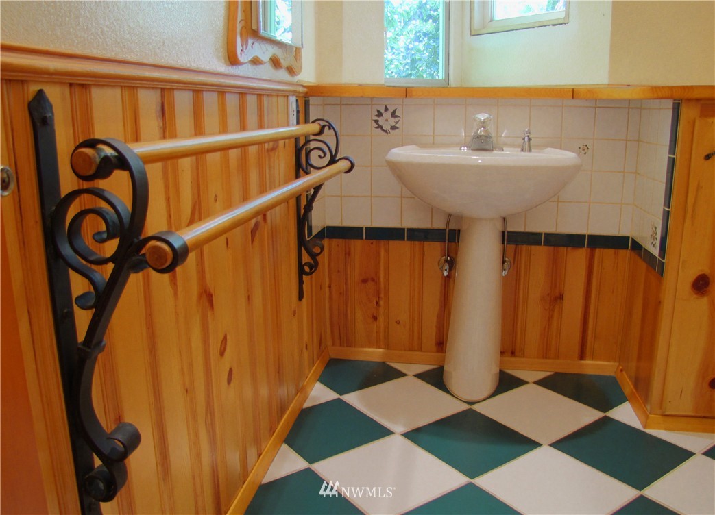 1261 Griffith Point Road Nordland, WA 98358 - Photo 16 of 25