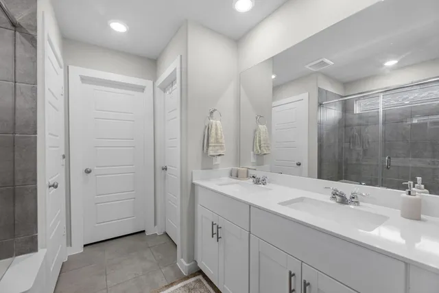 $2,100 | 18627 Etta Pines Circle, Crosby, TX 77532