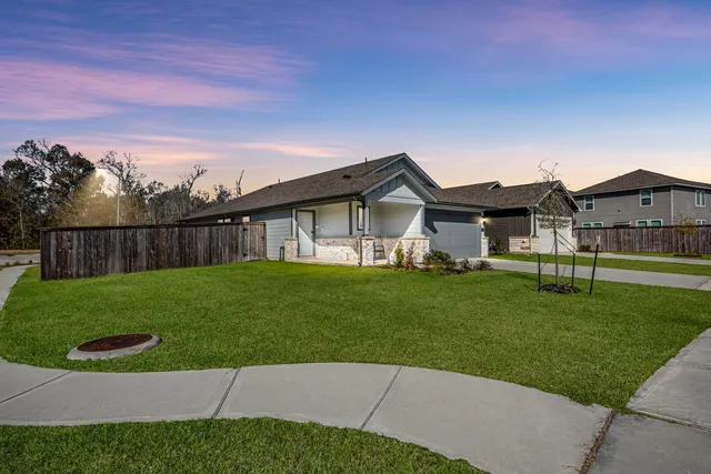 $2,100 | 18627 Etta Pines Circle, Crosby, TX 77532