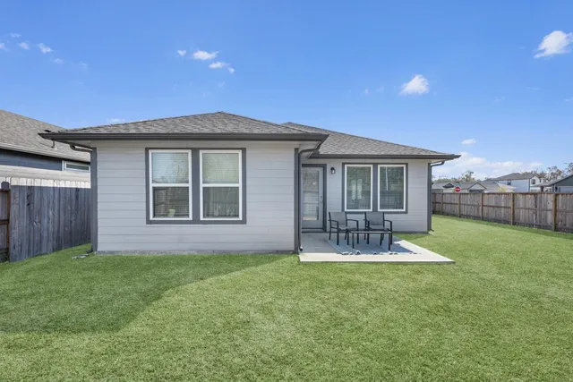 $2,100 | 18627 Etta Pines Circle, Crosby, TX 77532