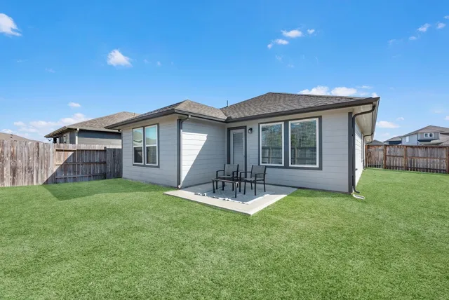 $2,100 | 18627 Etta Pines Circle, Crosby, TX 77532