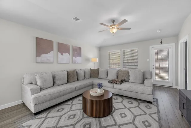 $2,100 | 18627 Etta Pines Circle, Crosby, TX 77532