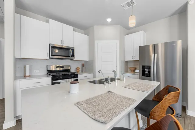 $2,100 | 18627 Etta Pines Circle, Crosby, TX 77532