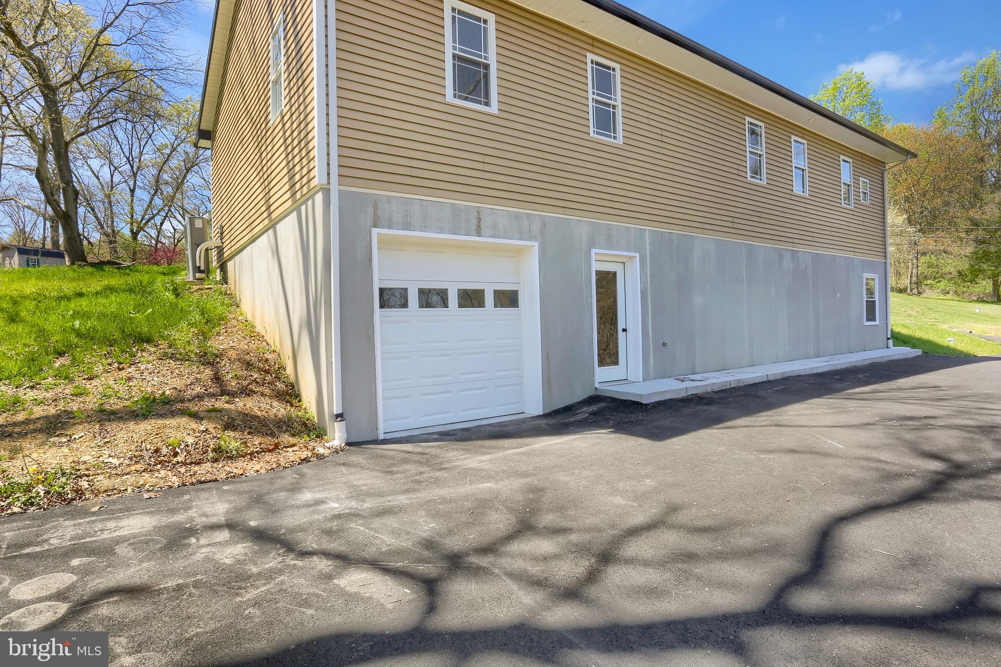 35 Skyview Road Delta, PA 17314 - Photo 2 of 58 Rear View