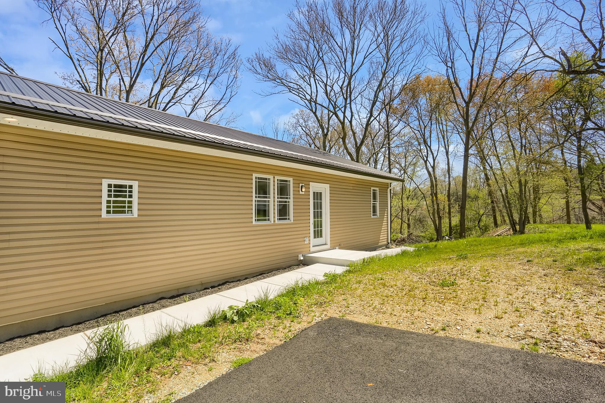 35 Skyview Road Delta, PA 17314 - Photo 48 of 58 Front View