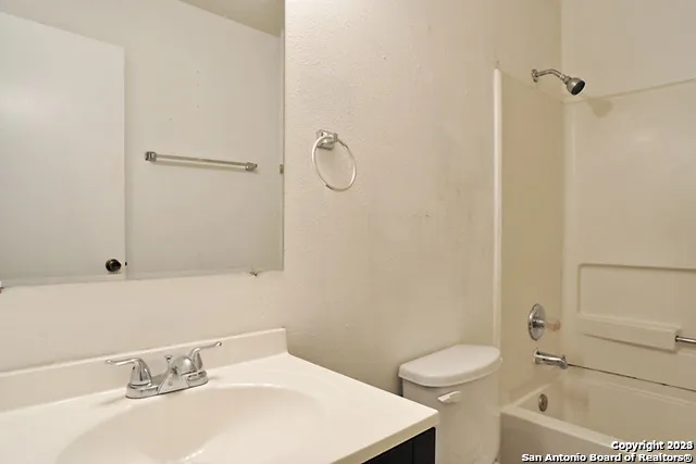 $1,695 | 7318 Corian Park Drive, San Antonio, TX 78249