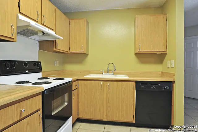 $1,695 | 7318 Corian Park Drive, San Antonio, TX 78249