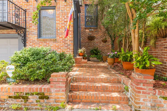 $2,200 | 109 French Street, New Iberia, LA 70560