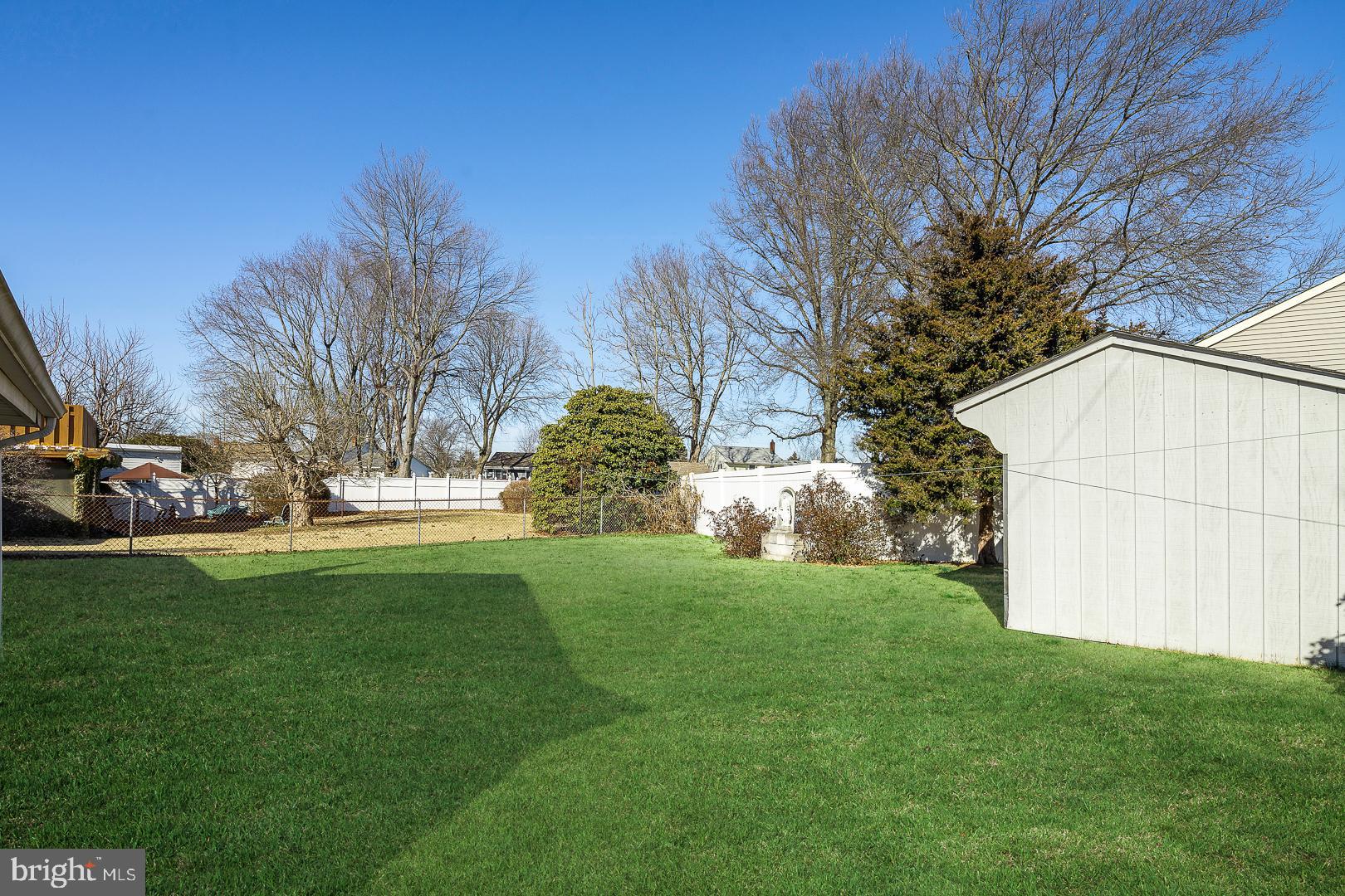64 Winding Way Hamilton, NJ 08620 - Photo 2 of 4