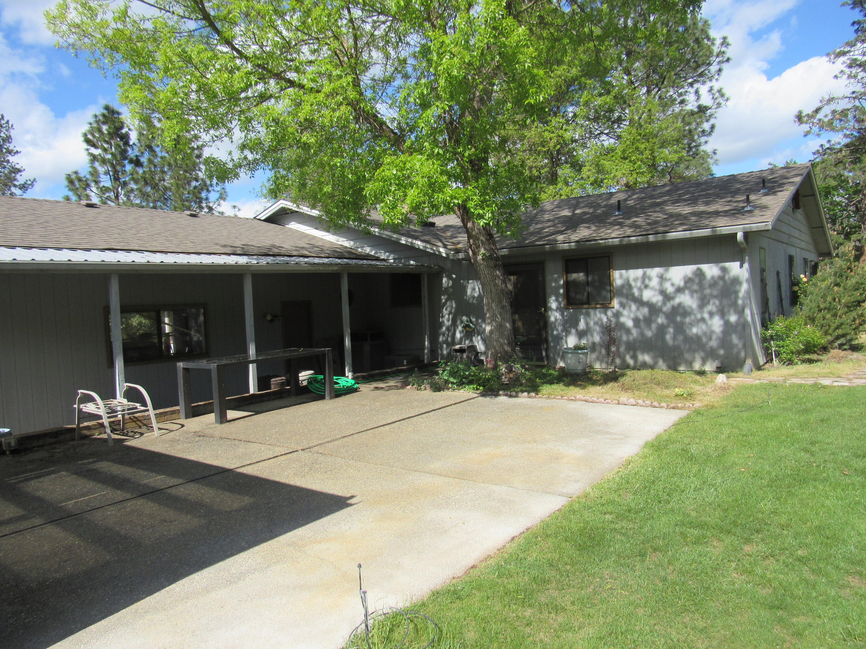7065 Old Stage Road Central Point, OR 97502 - Photo 17 of 35 rear view