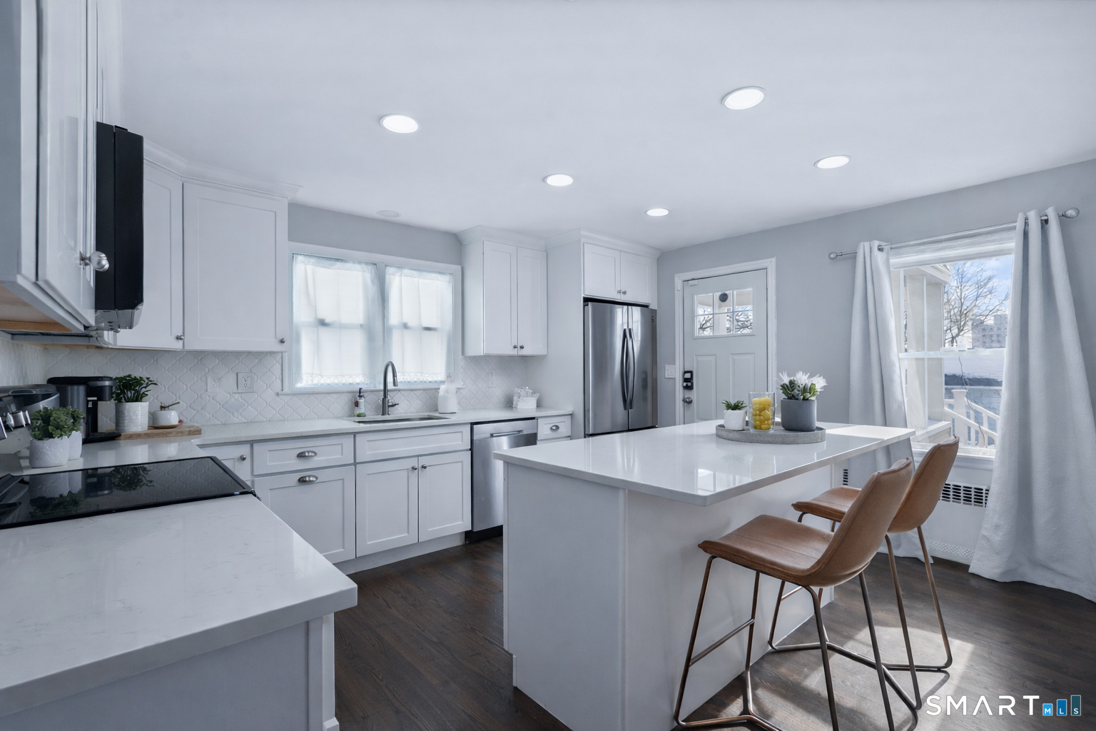 457 Summit Street Bridgeport, CT 06606 - Photo 4 of 18