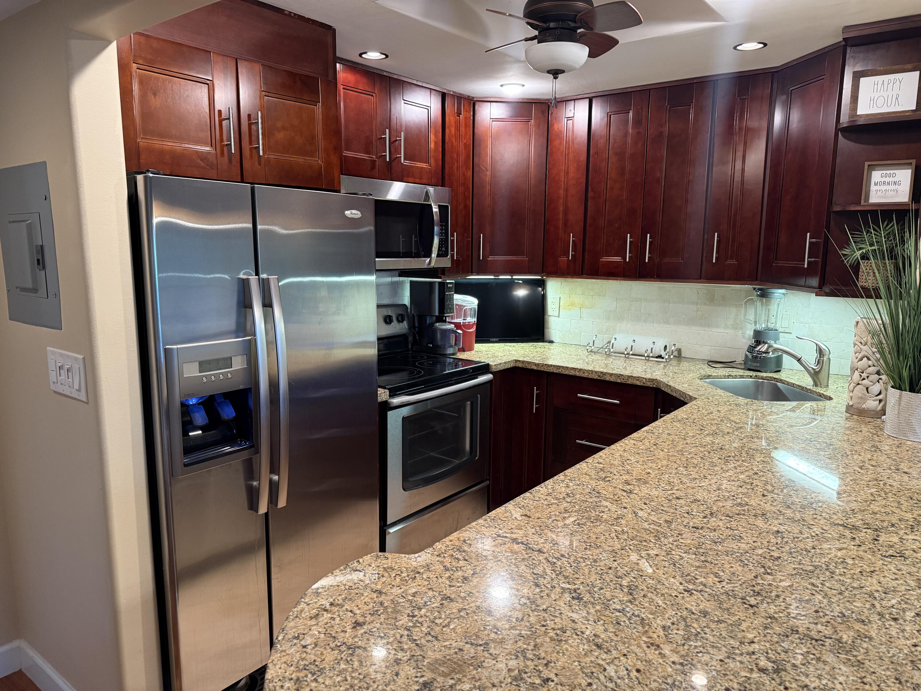 259 South Cypress Road, Unit 545 Pompano Beach, FL 33060 - Photo 2 of 18 Kitchen