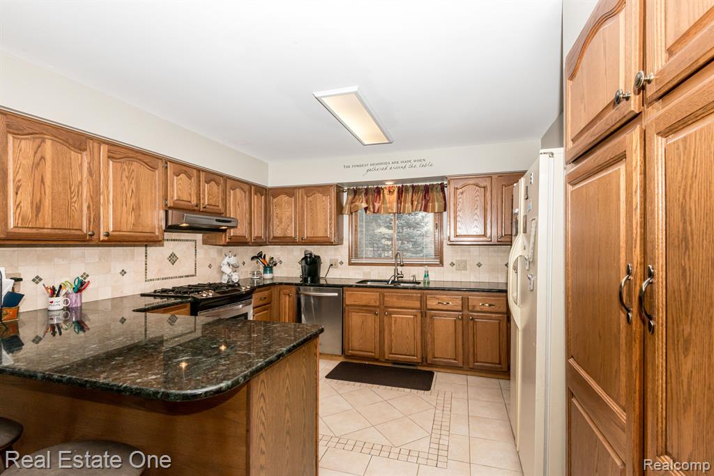 41344 Beacon Road Novi, MI 48375 - Photo 35 of 78