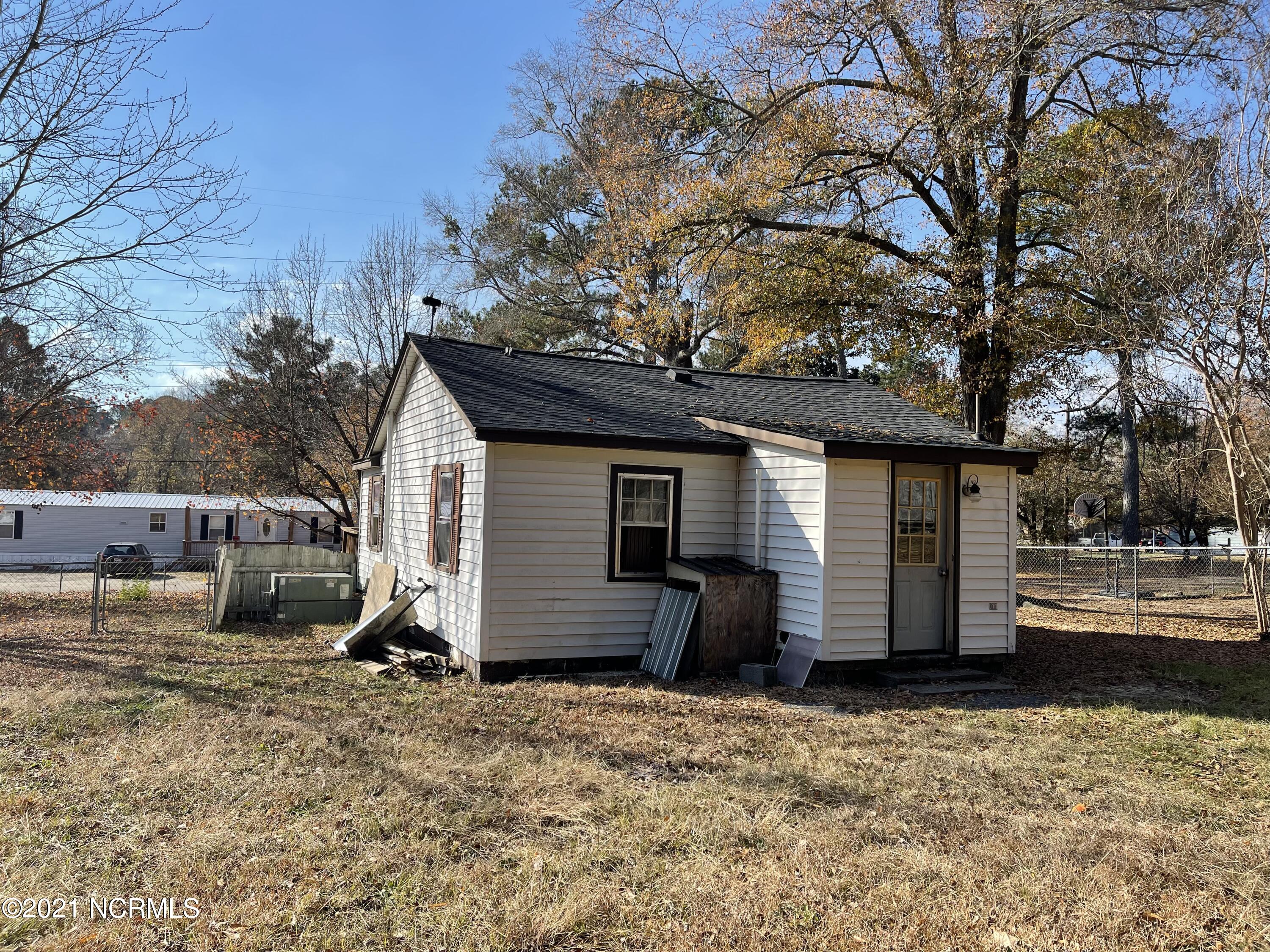 139 Chestnut Lane Rockingham, NC 28379 - Photo 2 of 12 back view