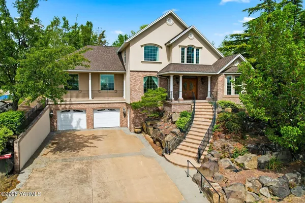 $675,000 | 1310 North Countryview Court, Sunnyside, WA 98944