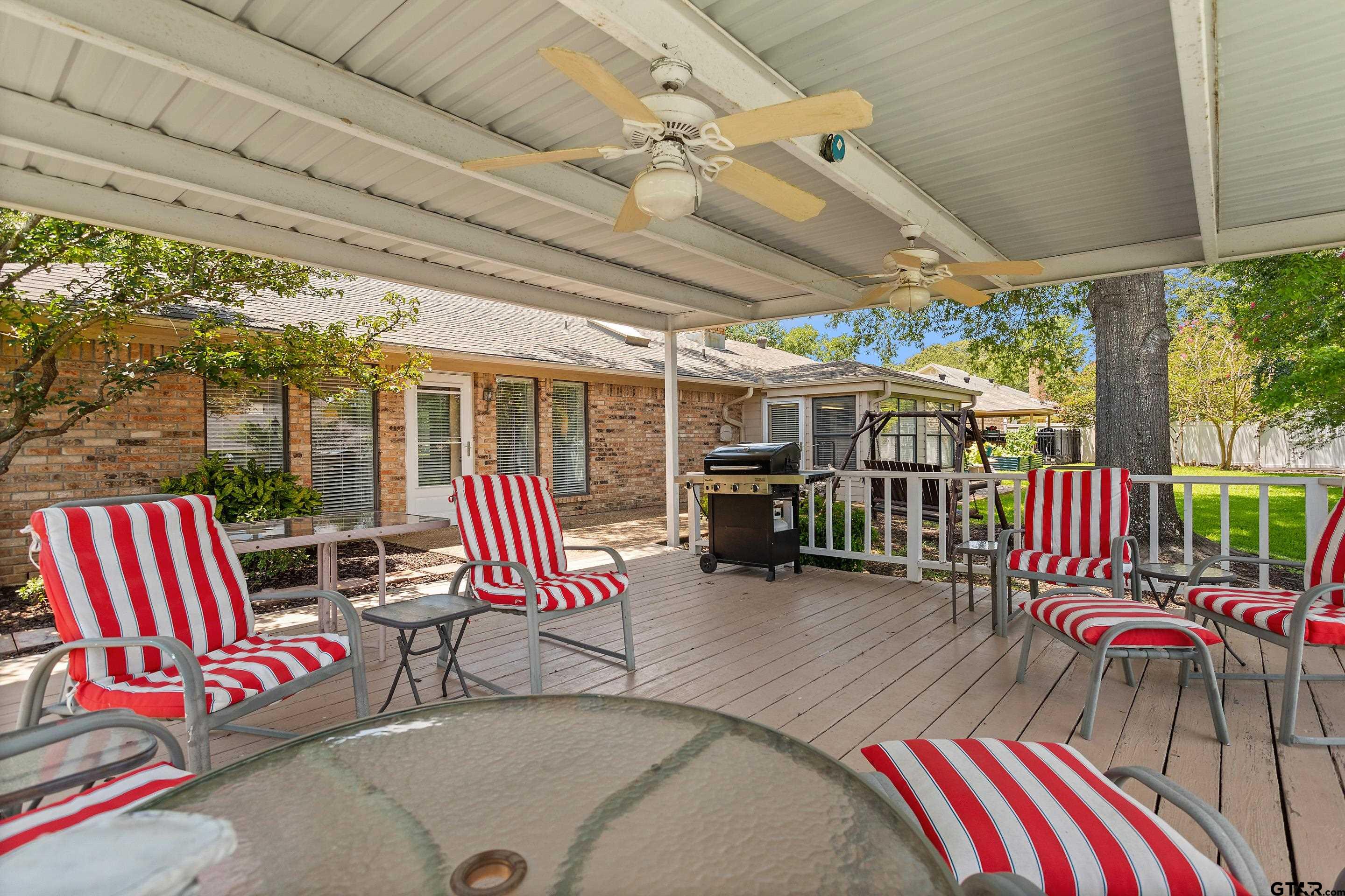 507 Ridgeway Drive Chandler, TX 75758 - Photo 4 of 37