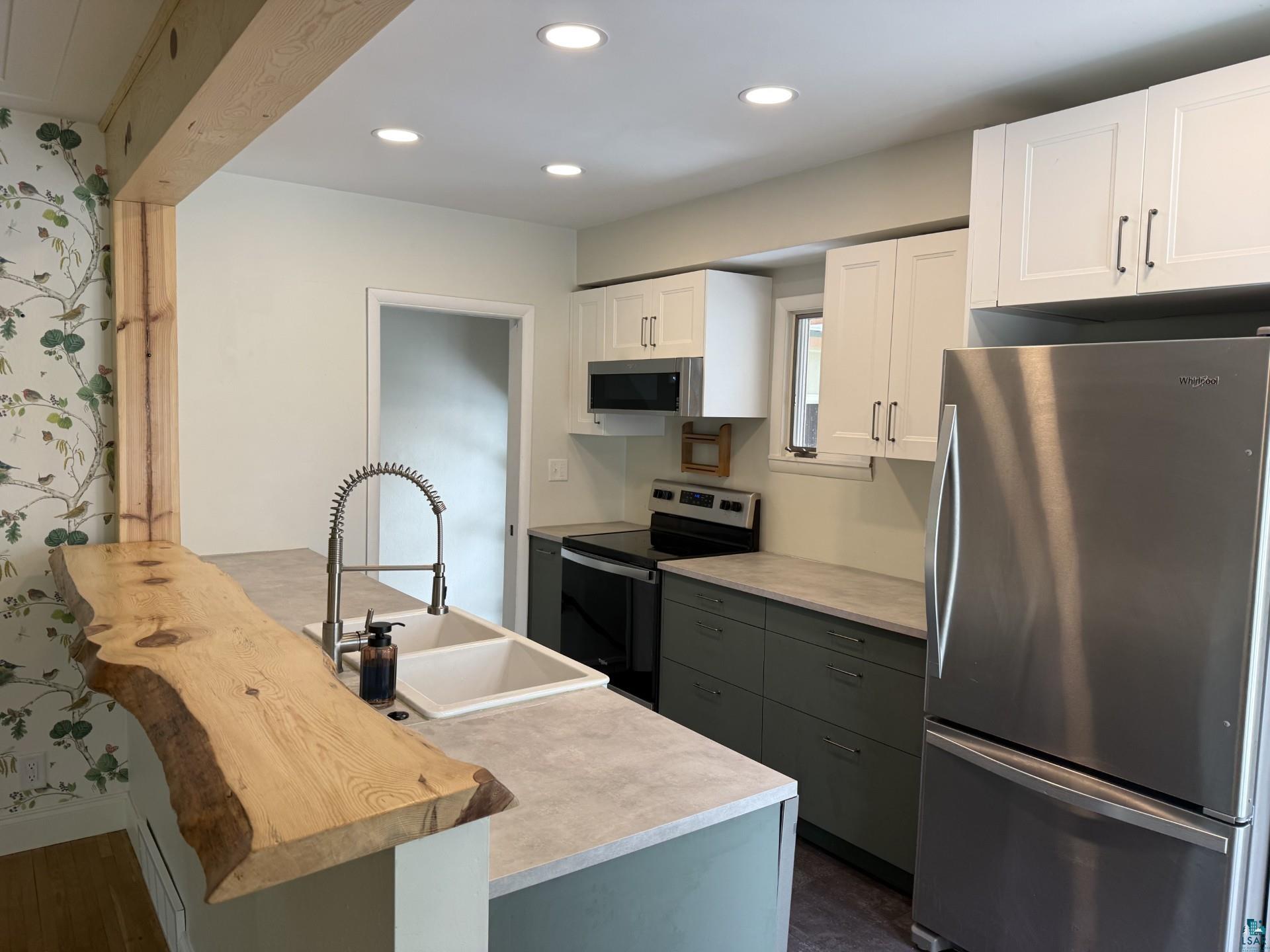 3722 East 4th Street Duluth, MN 55804 - Photo 4 of 11 Kitchen