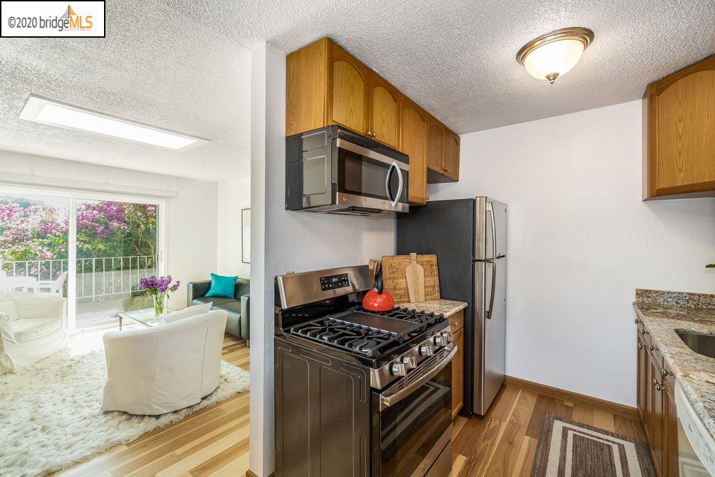 968 45th Street Oakland, CA 94608 - Photo 11 of 24