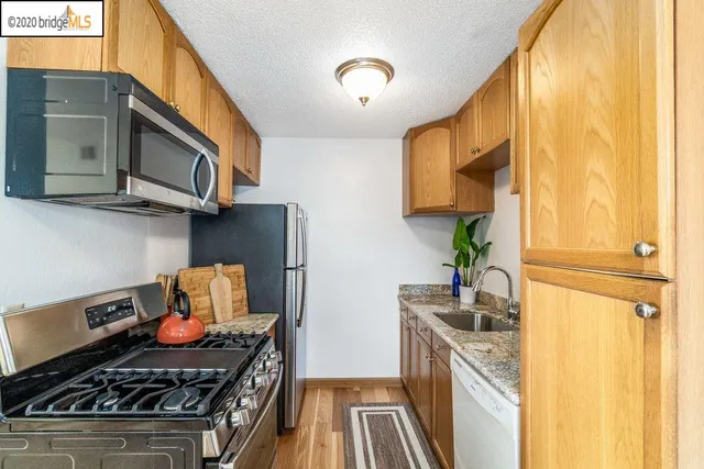 $2,800 | 968 45th Street, Oakland, CA 94608