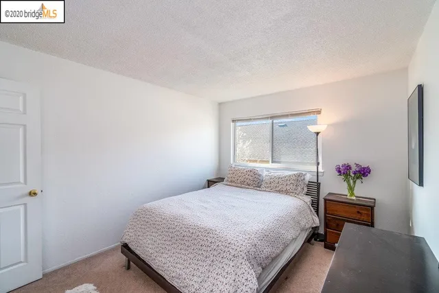 $2,800 | 968 45th Street, Oakland, CA 94608