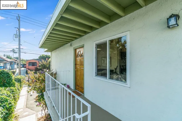 $2,800 | 968 45th Street, Oakland, CA 94608