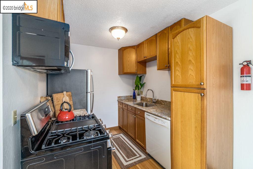 968 45th Street Oakland, CA 94608 - Photo 10 of 24