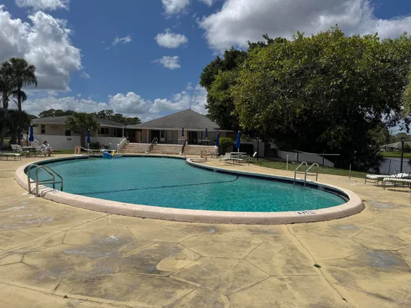 $2,000 | 4 Greenway Village North, Unit 203, Royal Palm Beach, FL 33411