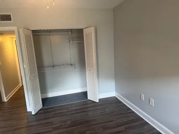 $2,000 | 4 Greenway Village North, Unit 203, Royal Palm Beach, FL 33411