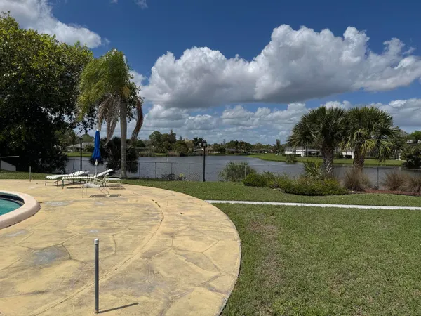 $2,000 | 4 Greenway Village North, Unit 203, Royal Palm Beach, FL 33411