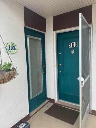 $2,000 | 4 Greenway Village North, Unit 203, Royal Palm Beach, FL 33411