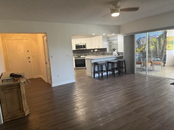 $2,000 | 4 Greenway Village North, Unit 203, Royal Palm Beach, FL 33411